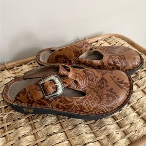 Brown Floral Leather Clogs with Buckle